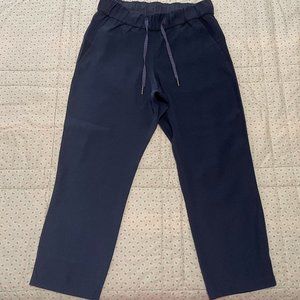 Lululemon On the Fly Mid Rise Cropped Pant - Women's Size 4